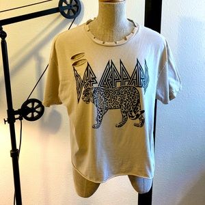Vintage-Inspired Def Leopard Tee